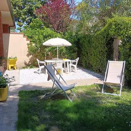 Casa A Due Passi Dal Mare Cesira Holiday home Forte dei Marmi