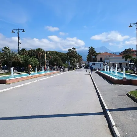 Casa A Due Passi Dal Mare Cesira Holiday home Forte dei Marmi