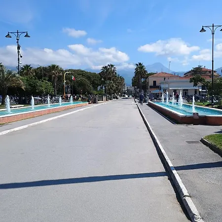 Casa A Due Passi Dal Mare Cesira * Forte dei Marmi