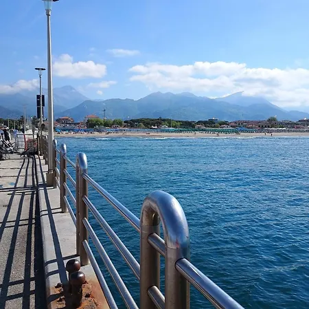 Casa A Due Passi Dal Mare Cesira Forte dei Marmi